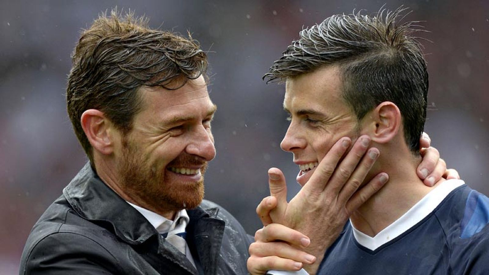 Tanto hablar de Gareth Bale y, si termina llegando este verano, Ancelotti no lo tendrá fácil para hacerle un hueco. Ángel Di María mira el traspaso de reojo. Podría ser el sacrificado, pero el argentino no da la batalla por perdida: dos goles y máxim