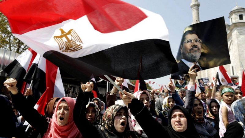 Crece la condena internacional por la represión a los islamistas en Egipto