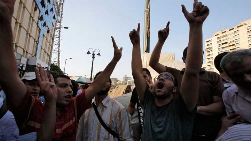 Imputan nuevos cargos a Morsi y los islamistas denuncian detenciones indiscriminadas