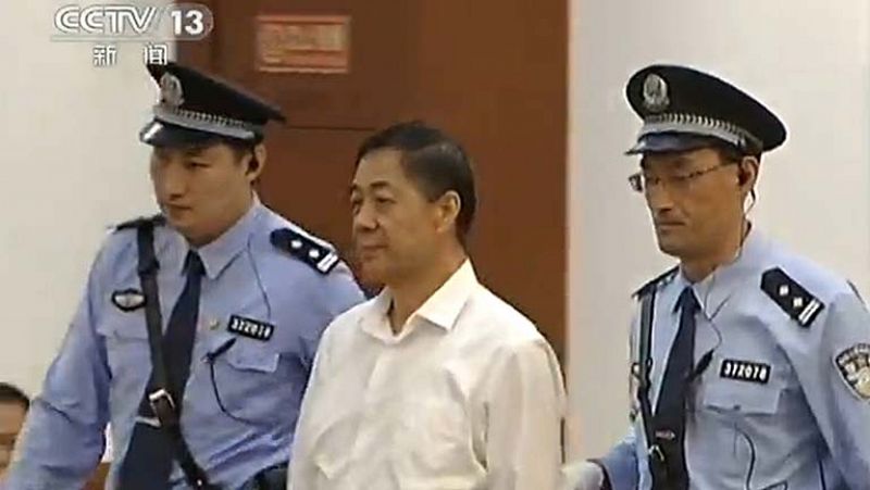 El exdirigente chino Bo Xilai niega haber aceptado sobornos al inicio de su juicio por corrupción