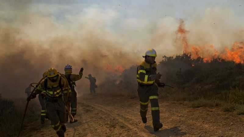Estabilizados y sin llama los fuegos de Cualedro, que queman 2.175 hectáreas
