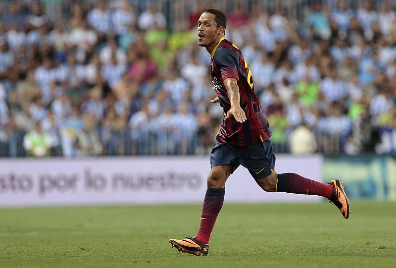 Un zurdazo de Adriano da una trabajada victoria al Barça en Málaga