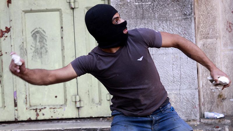 La muerte de tres palestinos en una operación israelí provoca el primer parón del diálogo de paz