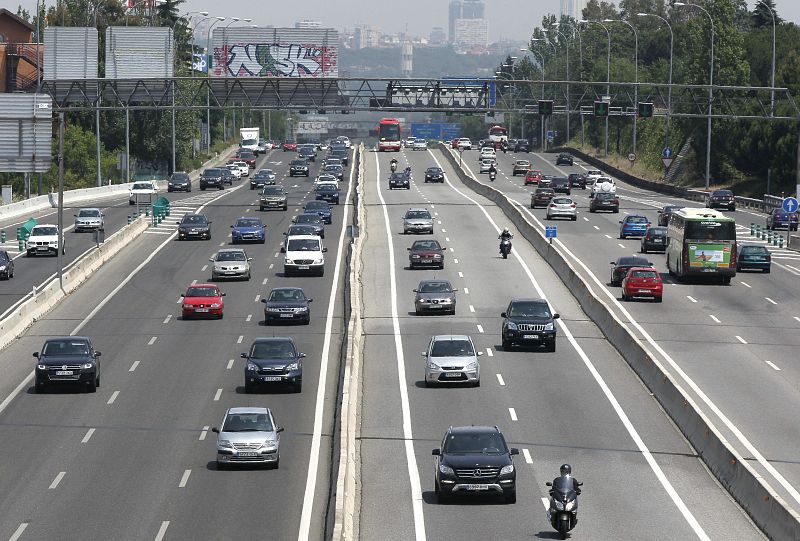 Dos accidentes complican la salida de Madrid y tranquilidad en el resto de carreteras