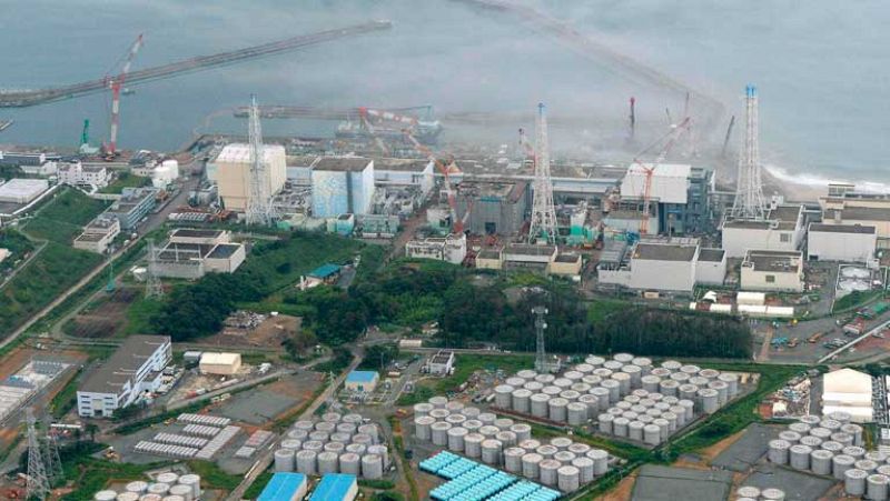 Detectan altos niveles de radiación en otros tres tanques de Fukushima