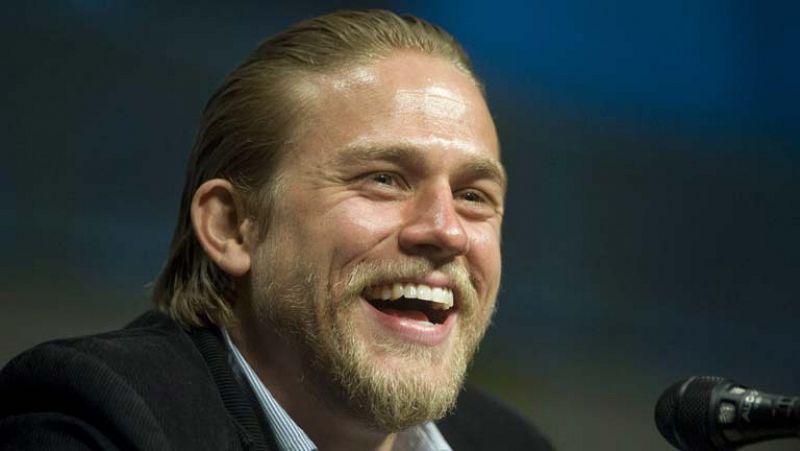 Dakota Johnson y Charlie Hunnam protagonizarán "Cincuenta sombras de Grey"