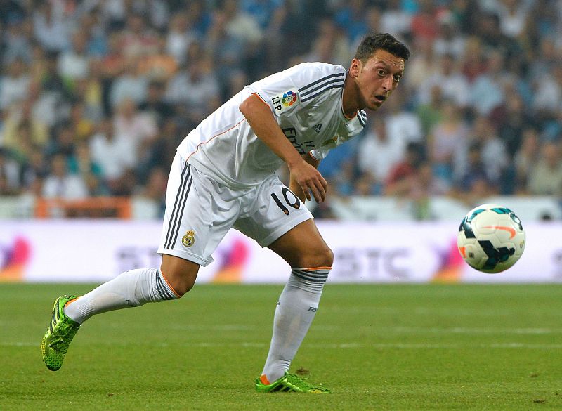 Özil dice que la "falta de confianza" de Ancelotti precipitó su marcha