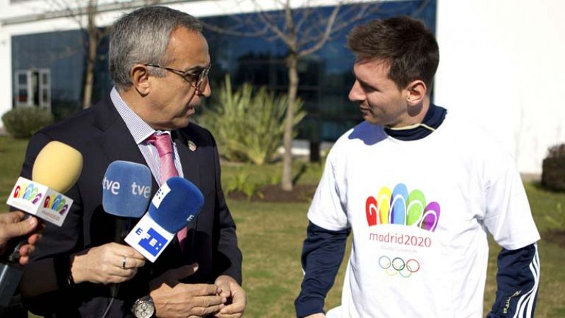 Messi se pone la camiseta de Madrid 2020