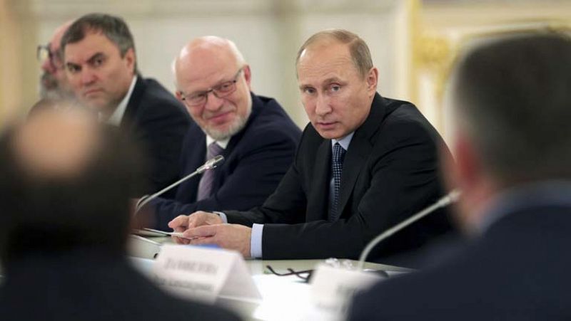 Putin no descarta aceptar una operación contra Siria si la ONU demuestra el ataque químico