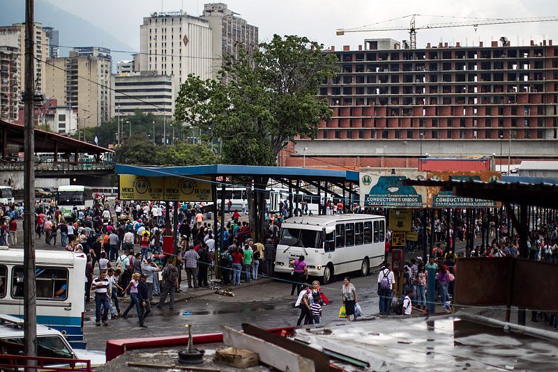 Venezuela recupera la normalidad tras el apagón que Maduro atribuye a la "extrema derecha"