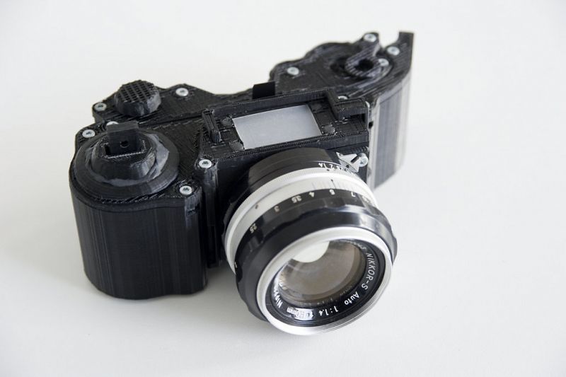OpenReflex, una cámara a la antigua usanza fabricada pieza a pieza