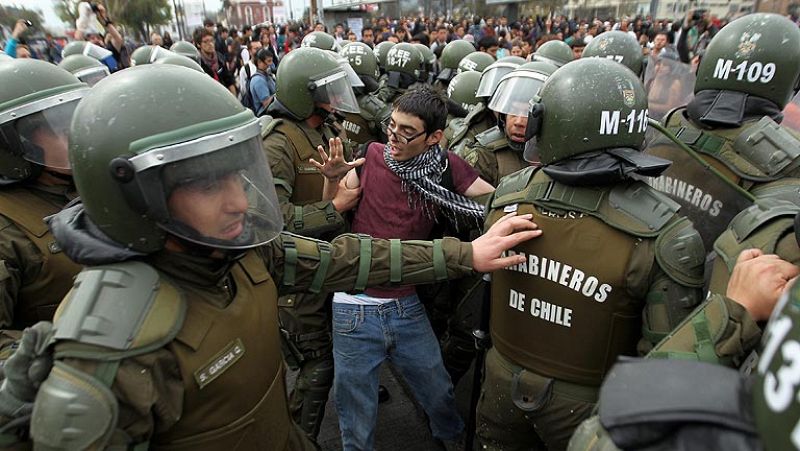 Más de 200 detenidos y 34 heridos en una manifestación estudiantil en Chile