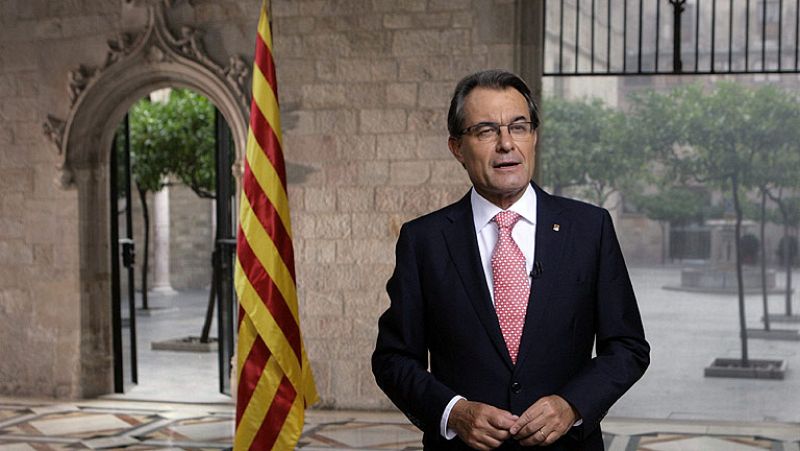 Cataluña celebra la Diada entre la cadena independentista y la voluntad de diálogo