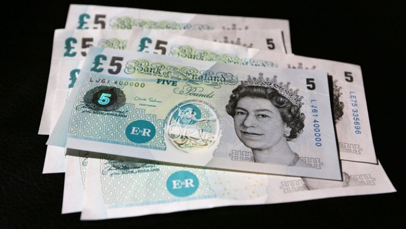 El Banco de Inglaterra estudia emitir billetes de plástico a partir de 2016
