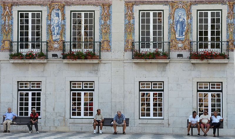 Portugal bajará un 10% las pensiones de los funcionarios que reciben más de 600 euros al mes