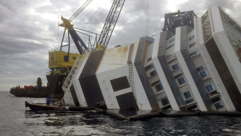 El Costa Concordia volverá a salir a flote en una operación sin precedentes