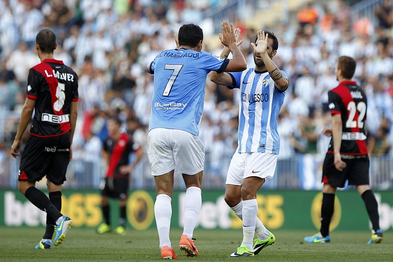 El Málaga le hace una 'manita' al Rayo y se aleja de la zona peligrosa de la clasificación