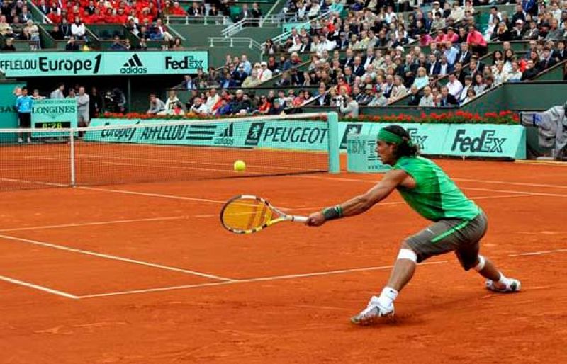 Nadal pasa a semifinales de Roland Garros tras barrer a Almagro
