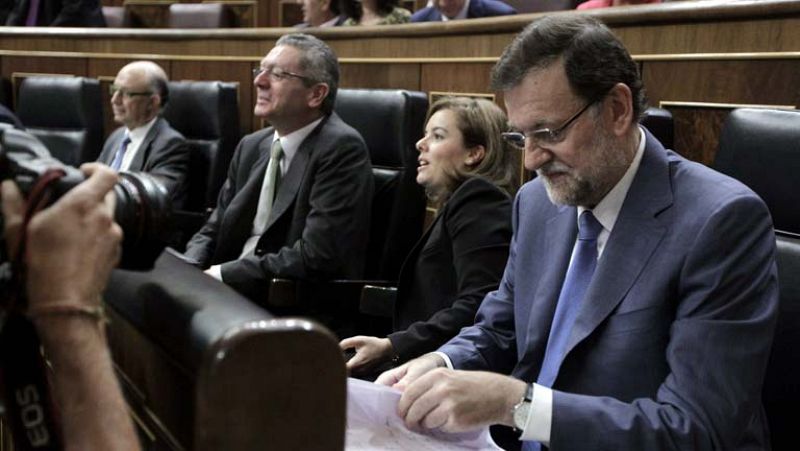 Rajoy pide a Mas "lealtad y responsabilidad" y a Rubalcaba que se defina sobre Cataluña