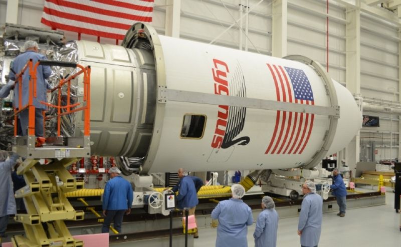La cápsula de carga Cygnus, lista para emprender su primera misión a la Estación Espacial Internacional