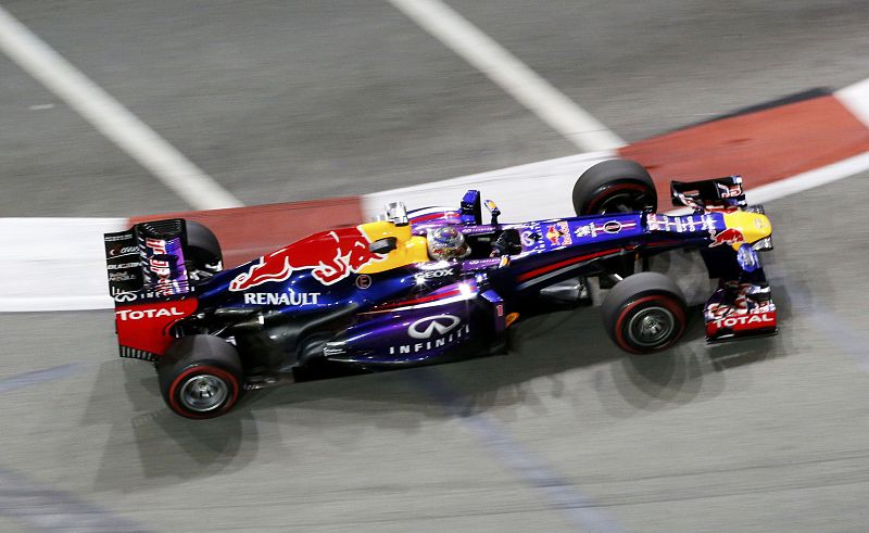 Vettel domina los entrenamientos libres en Singapur, con Alonso sexto