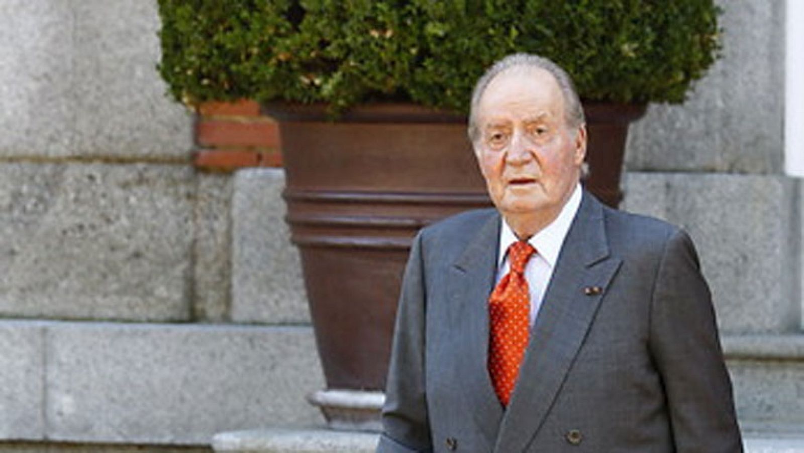 El rey volverá al quirófano para cambiar la prótesis de su cadera izquierda