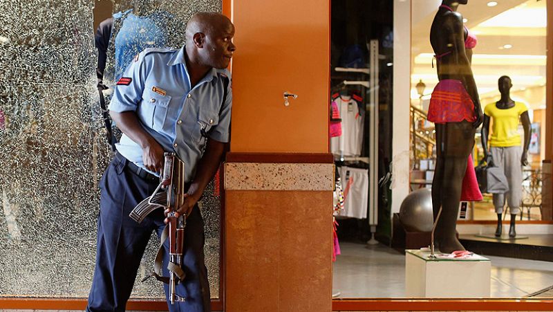 Decenas de muertos en un ataque armado a un centro comercial en Kenia