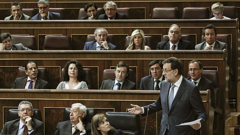 Rajoy defiende que España "ha salido de la recesión" aunque "no de la crisis"