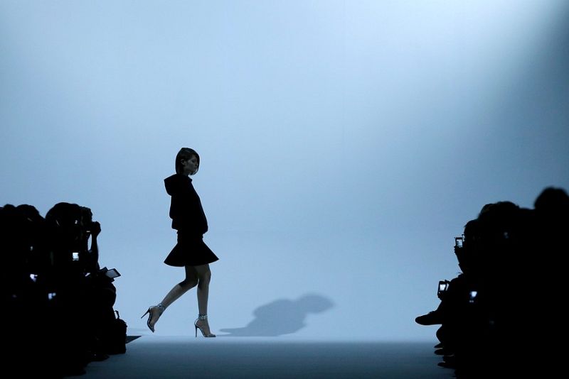 Una nueva mujer conquista la pasarela de París