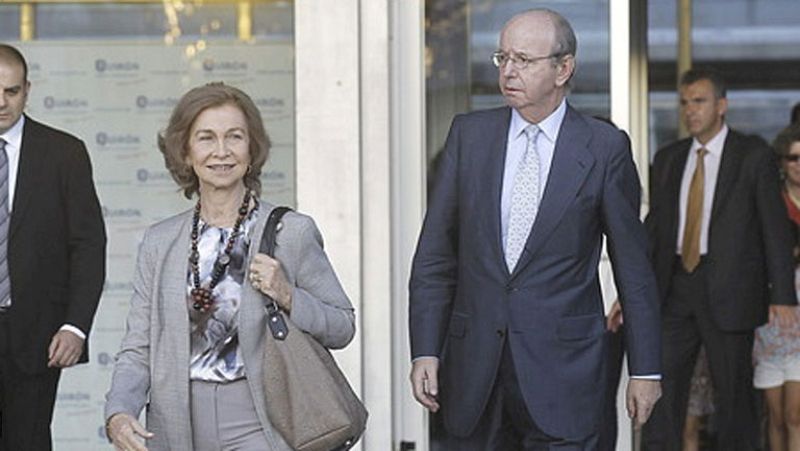 El rey se encuentra "estable, cómodo y con buen estado de ánimo" después de la operación