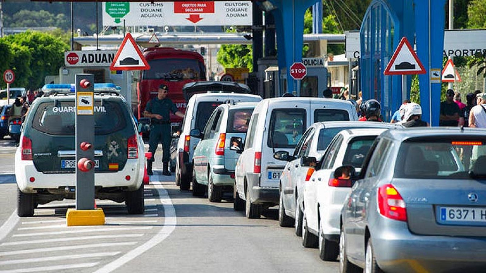 Los inspectores de la UE examinan hoy en el Peñón los controles fronterizos y el contrabando - Los desayunos | Ver