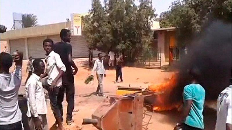 Más de una veintena muertos en Sudán en una ola de protestas por los recortes de los subsidios