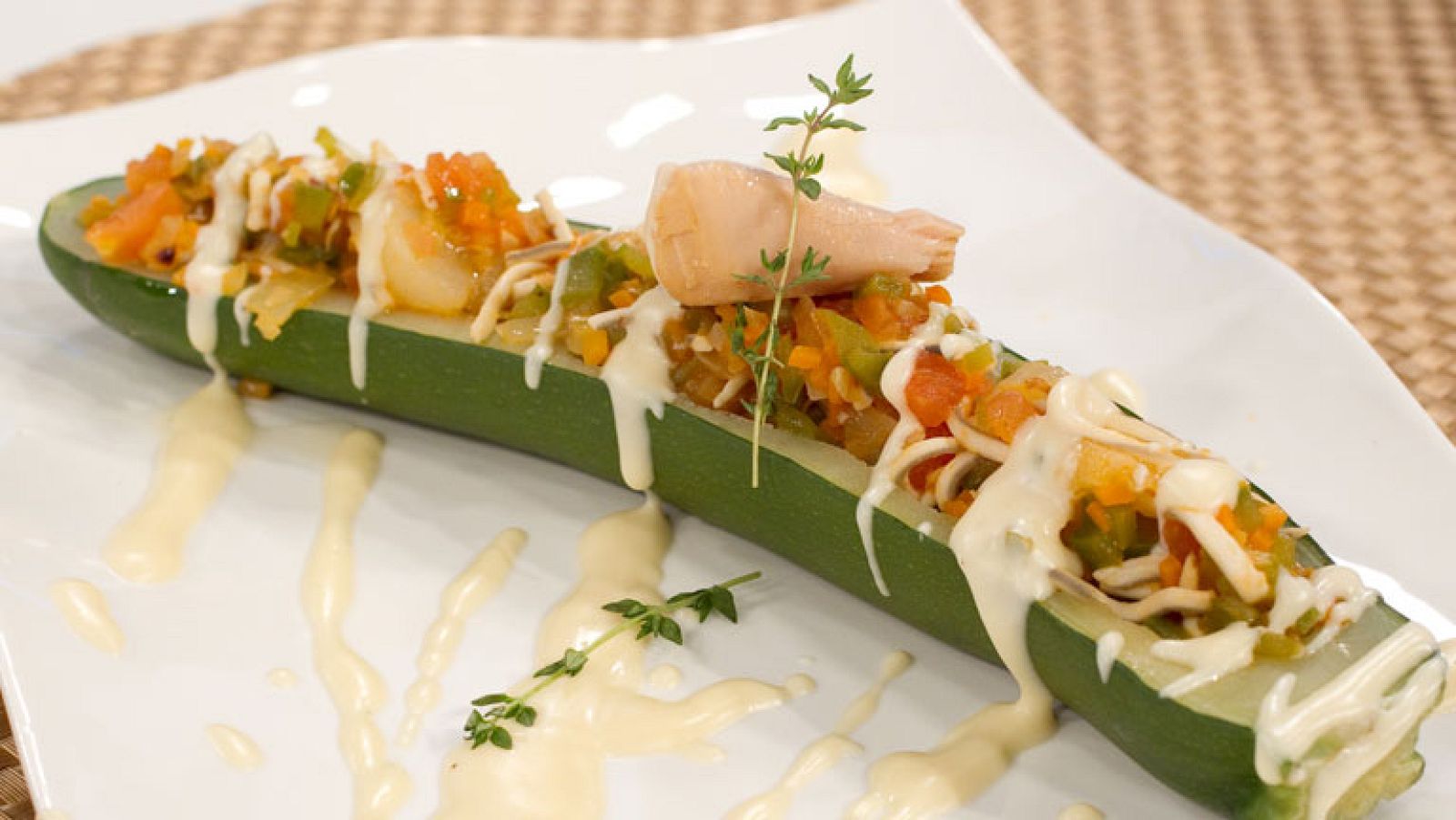 Calabacines rellenos con bechamel a los 4 quesos