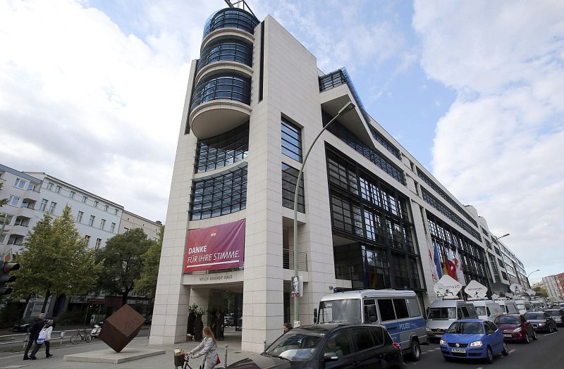 Los socialdemócratas alemanes aprueban negociar con Merkel una gran coalición