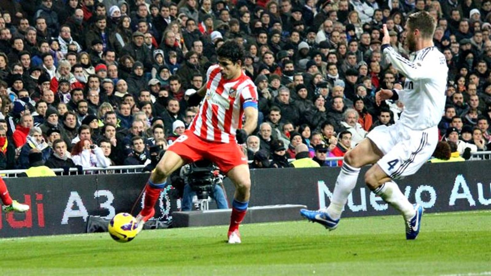 Llega de nuevo el derbi madrleño y la temperatura se eleva. Del enfrentamiento entre Diego Costa contra la pareja Sergio Ramos - Pepe pueden saltar chispas.
