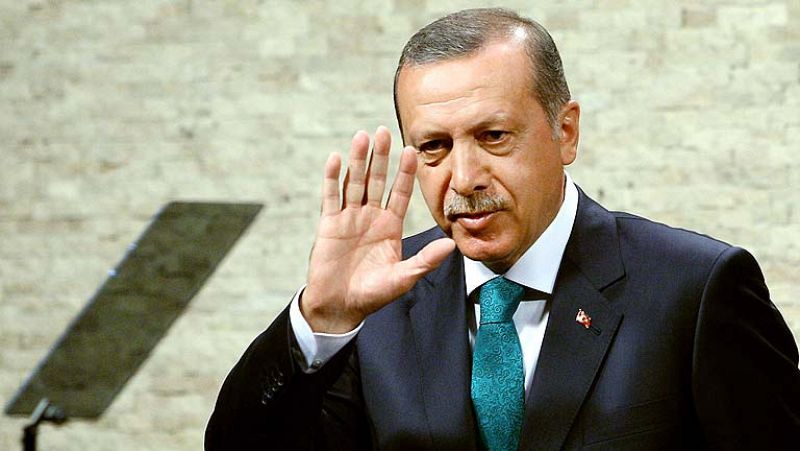 Erdogan anuncia un paquete de reformas en Turquía para contentar a kurdos e islamistas