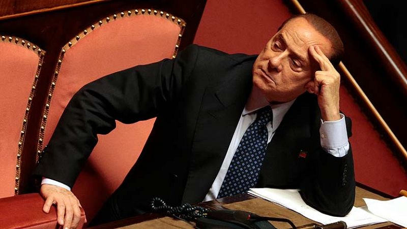 Berlusconi se enreda en su propia trampa y sacrifica la unidad del centroderecha italiano