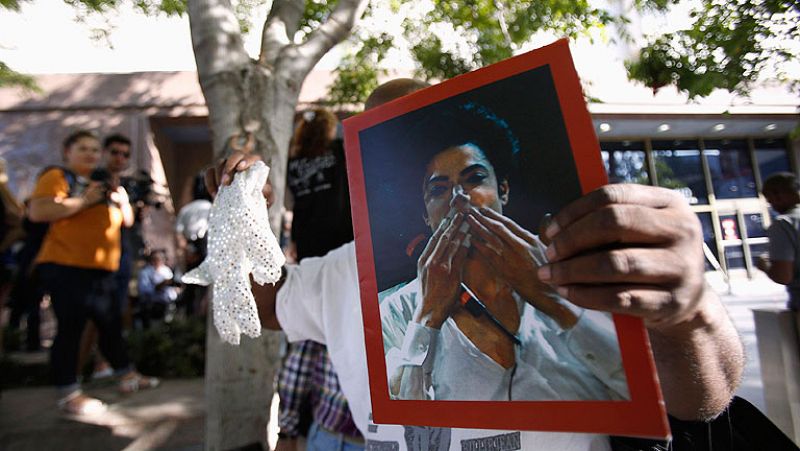 El jurado exculpa a AEG Live de la responsabilidad por la muerte de Michael Jackson