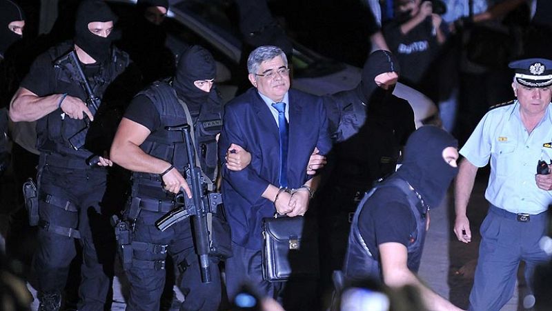 Prisión provisional para el líder del partido neonazi griego y parte de la cúpula