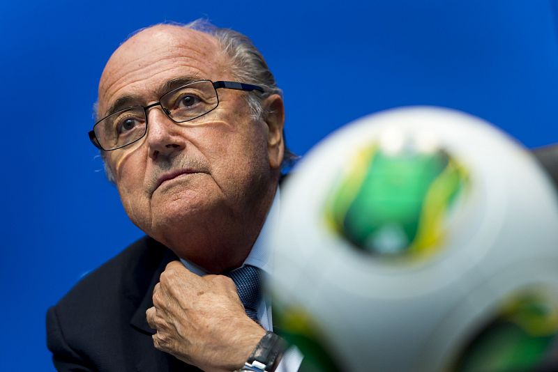 Blatter anuncia una consulta sobre las fechas del Mundial de Catar 2022