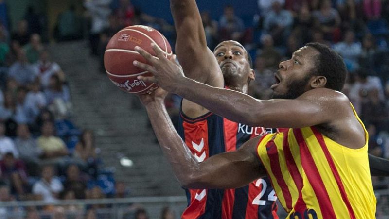 El Barça se impone al Laboral Kutxa y al público para medirse con el Madrid en la final