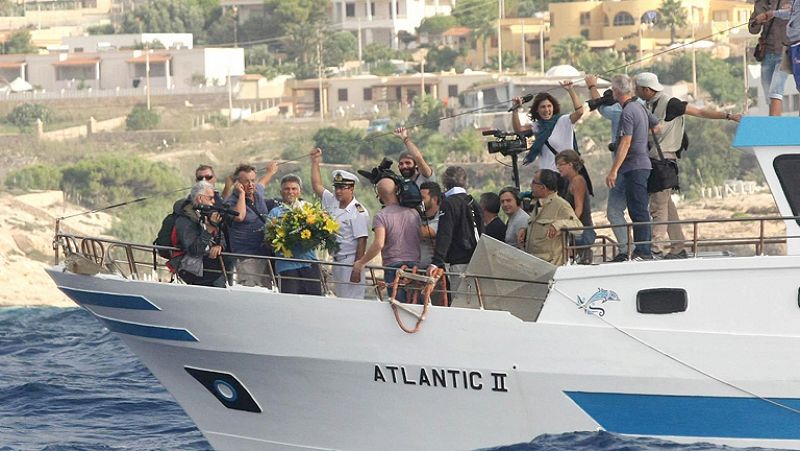 El mal estado del mar impide recuperar más cadáveres del naufragio en Lampedusa