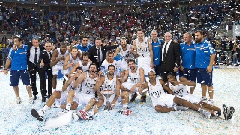 El Real Madrid revalida título ante el Barça en un final de alto voltaje