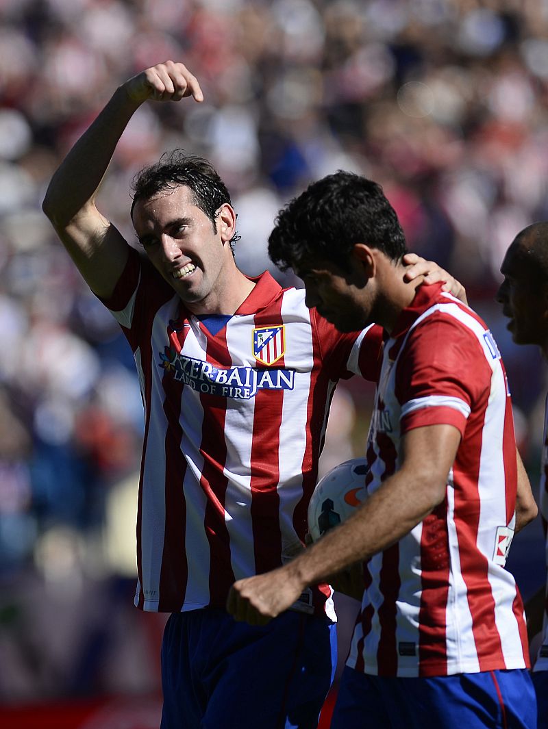 Diego Costa, con un doblete, mantiene al Atlético en lo alto y se pone pichichi