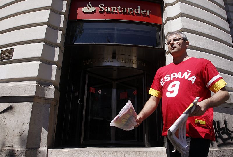 El Santander deja de aplicar las cláusulas suelo de Banesto desde el 1 de julio