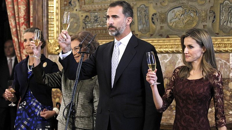 El príncipe llama a reafirmar la unidad entre todos los españoles en la recepción del 12-O