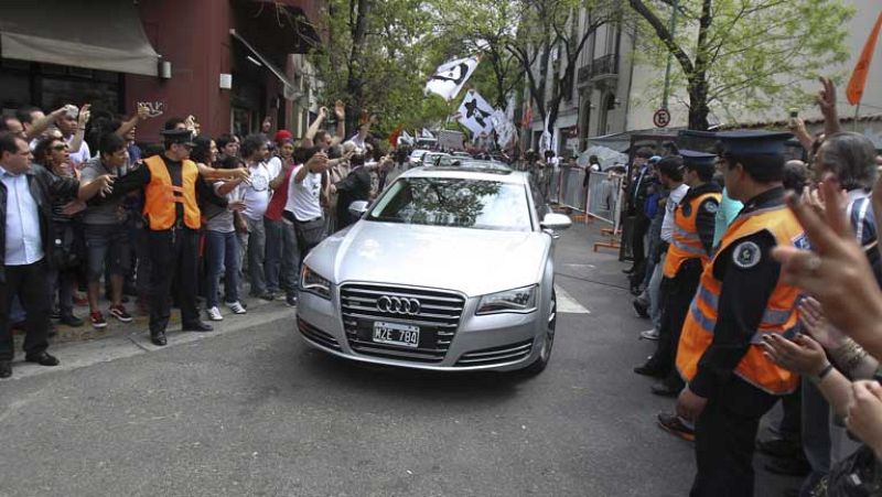 La presidenta de Argentina, Cristina Fernández, recibe el alta hospitalaria