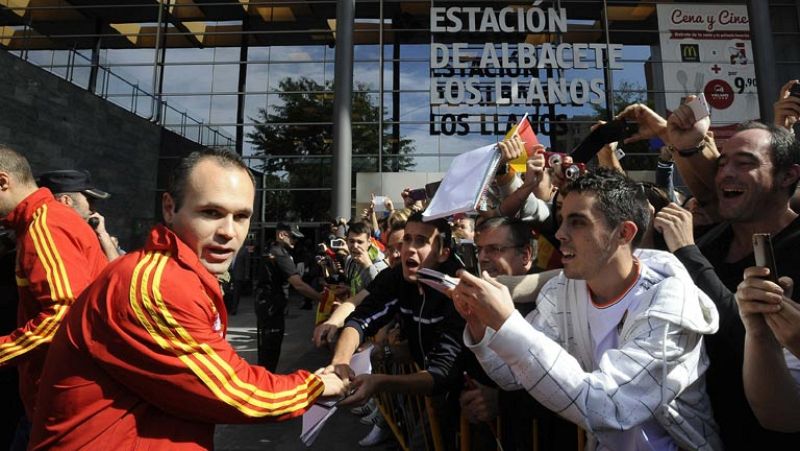 Iniesta, el hijo predilecto de Albacete, vuelve a jugar en casa