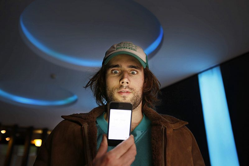 El joven Pablo Larcuen toma Sitges con 'Hooked Up', terror a golpe de iPhone