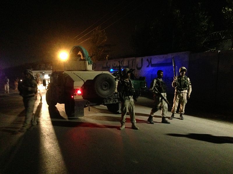 Al menos dos muertos en un ataque taliban contra la OTAN en un complejo de Afganistán
